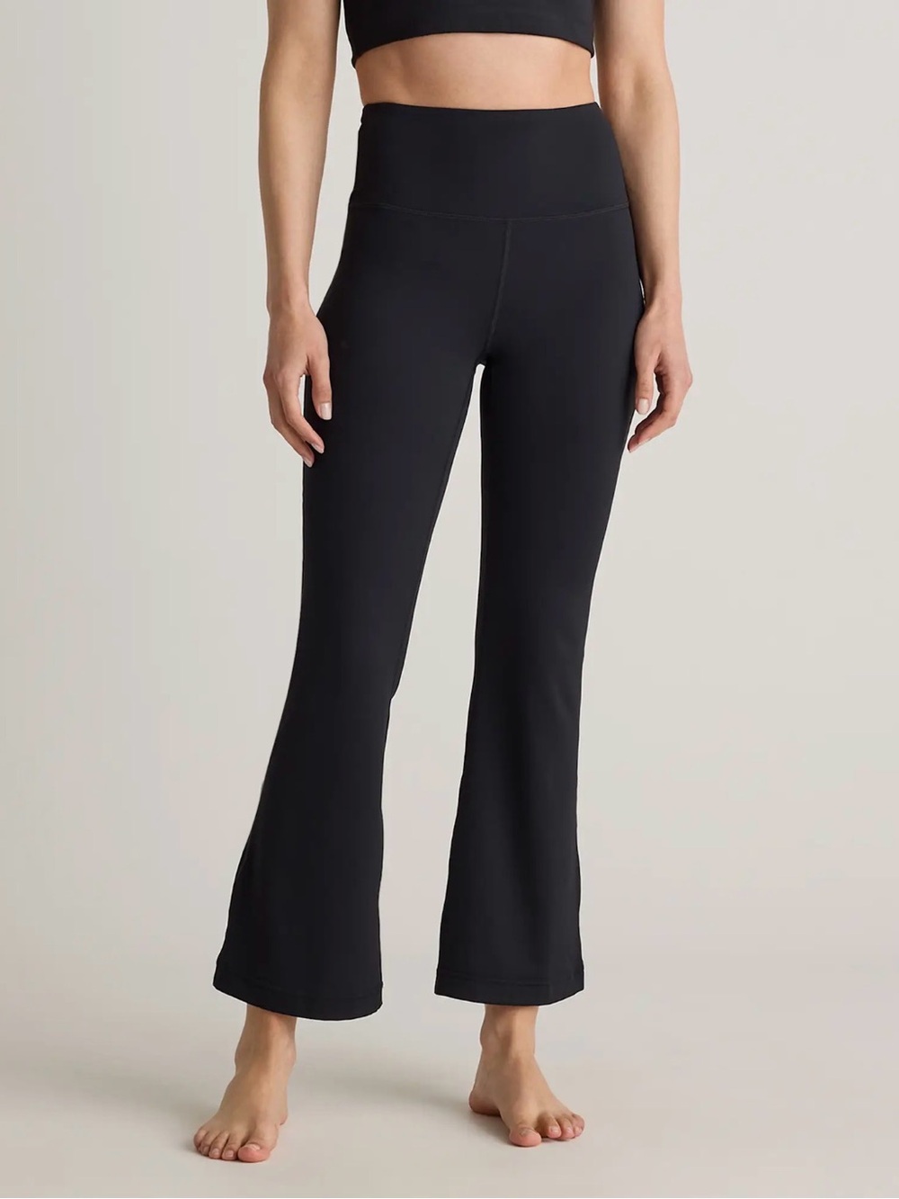 Quince Navy Blue High-Waisted Flare Leggings — Size Medium (Short Inseam)